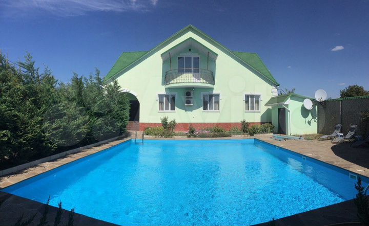 Дом 497 м² на участке 10 сот.