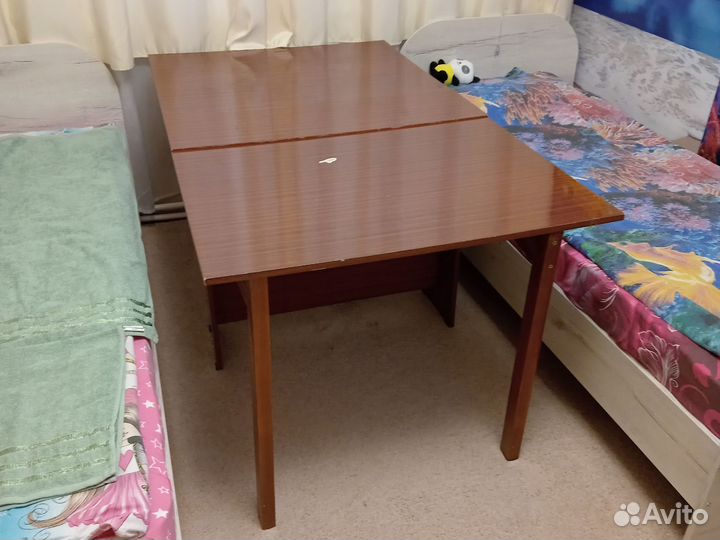 Кухонный стол