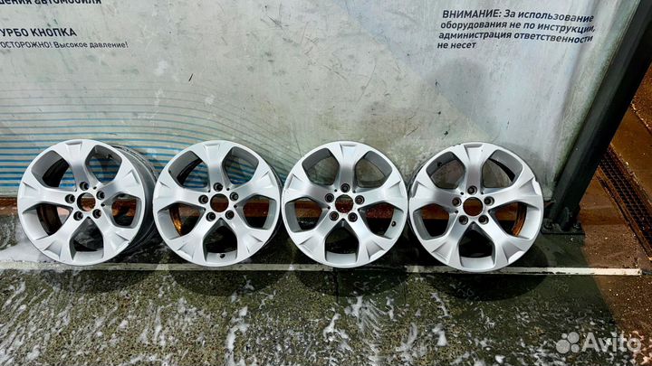 Диски BMW X1 R17 (серебристые)
