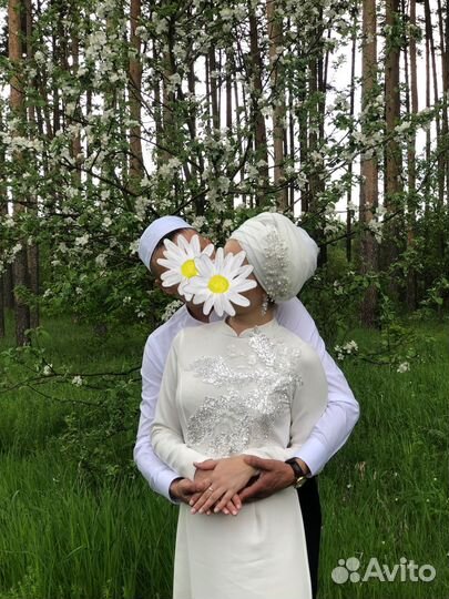 Платье на никах