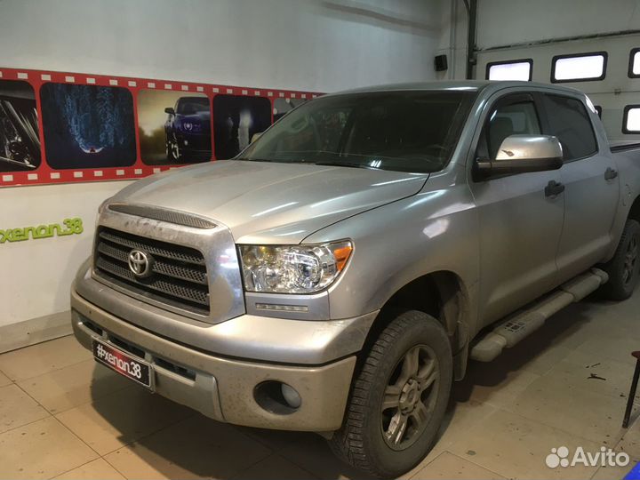 Toyota Tundra установка билед