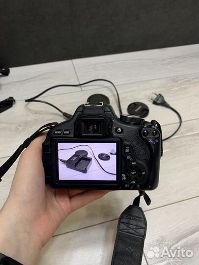 Зеркальный фотоаппарат