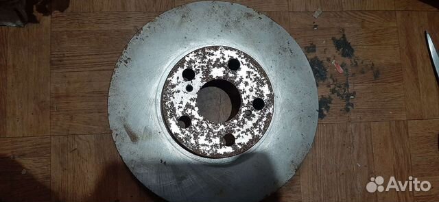 Диски тормозные передние Toyota Avensis 2000-2004