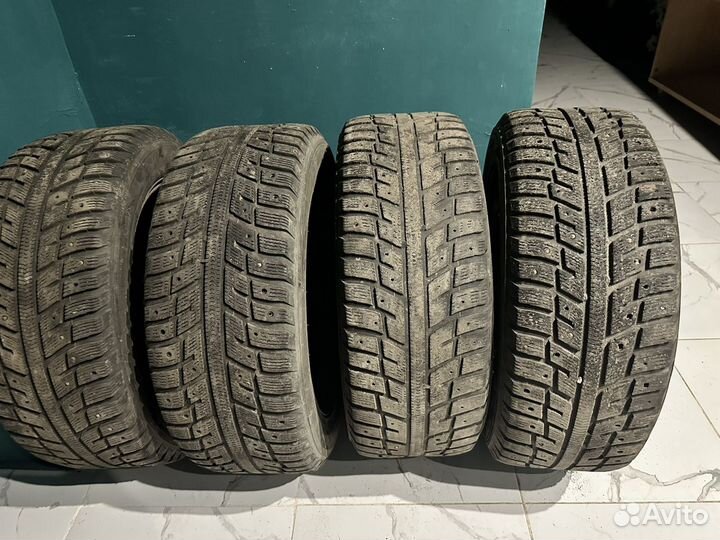 Kumho WinterCraft Ice Wi51 215/55 R16