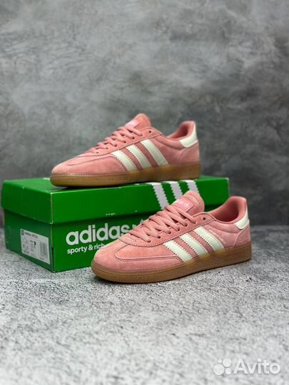 Adidas sporty & rich