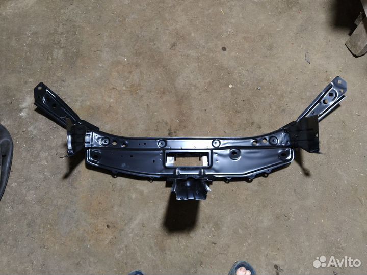 Рамка радиатора на рено логан сандеро