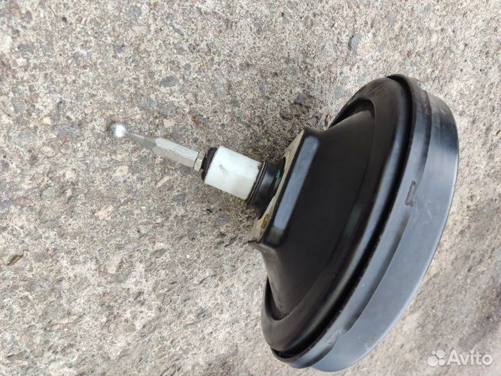 Вакуумный усилитель тормозов Audi A6 седан 2.4I