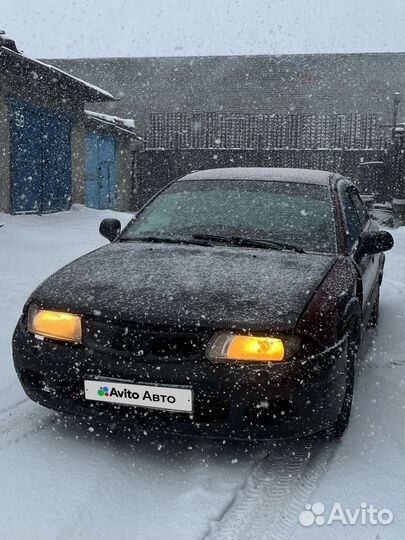 Mitsubishi Carisma 1.8 МТ, 1997, битый, 300 000 км