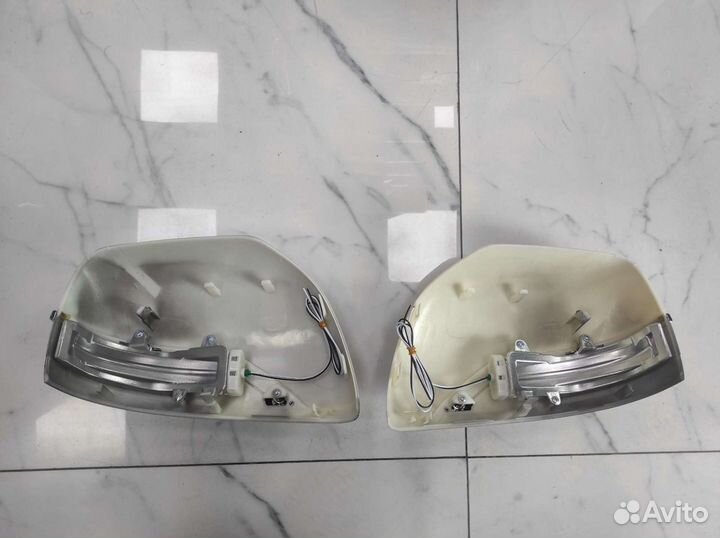 Накладки боковых зеркал Toyota LC200