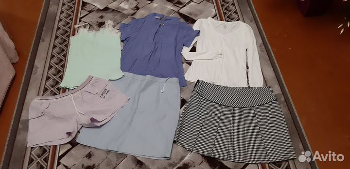 Отдам женские вещи 42,44р за конфеты