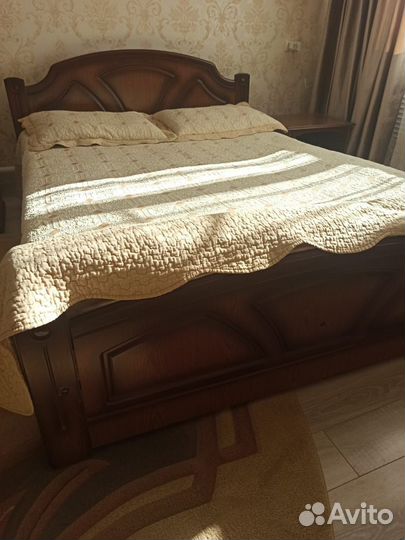 Спальный гарнитур