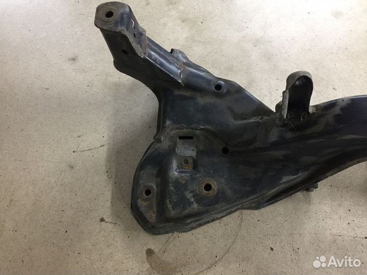 Балка передняя Mitsubishi Libero I рестайлинг (199