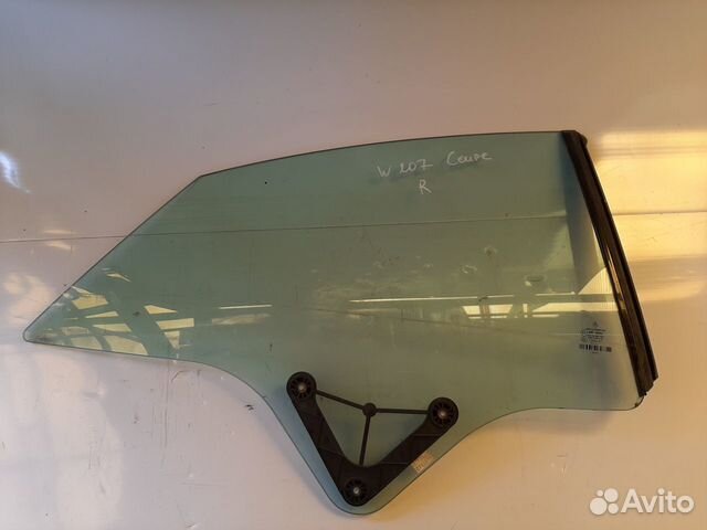Стекло заднее правое Mercedes Coupe E 207