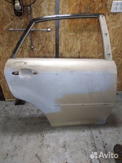 Дверь задняя Toyota Harrier 2003-2013