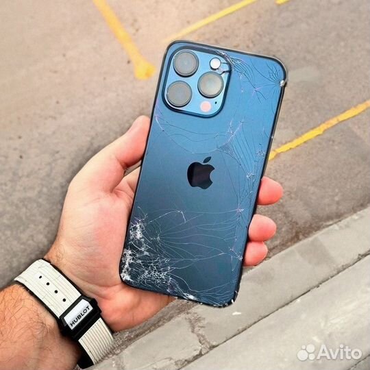 Замена задней крышки идеально и профессионально