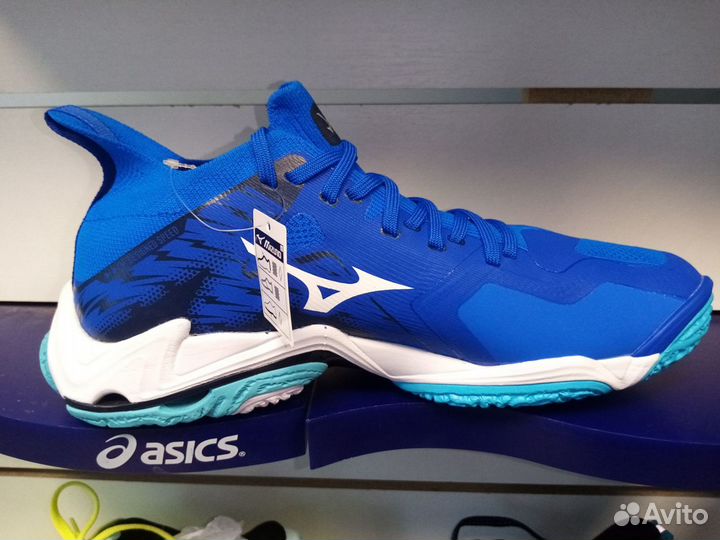 Кроссовки Mizuno Wave Lightning Neo 3