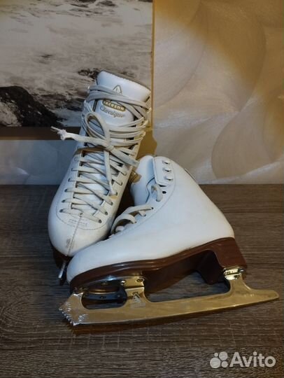 Фигурные коньки jackson