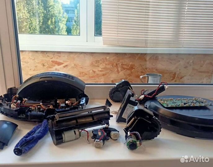Робот пылесос tefal serie 20(по запчастям)