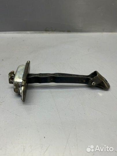 Ограничитель двери передний правый Hyundai Solaris