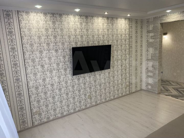 2-к. квартира, 65 м², 4/16 эт.