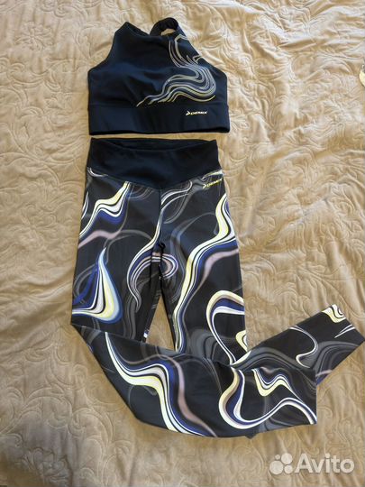 Костюм для занятий спортом