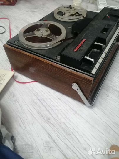 Катушечный магнитофон Elfa