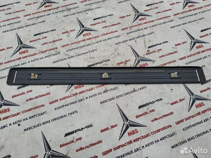Накладки на пороги w211 Mercedes хром