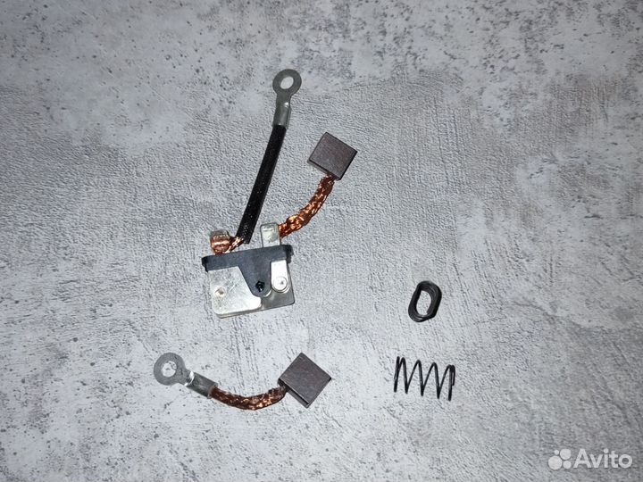 Комплект щёток гидроподъема Yamaha F115-150