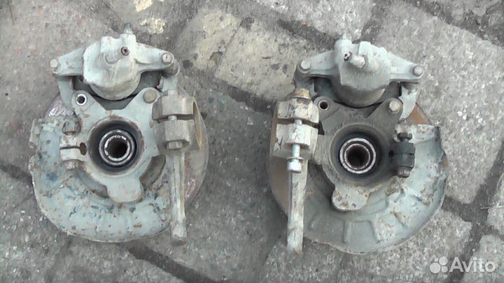 Передние ступицы и суппорта Шкода Фелиция 96 г