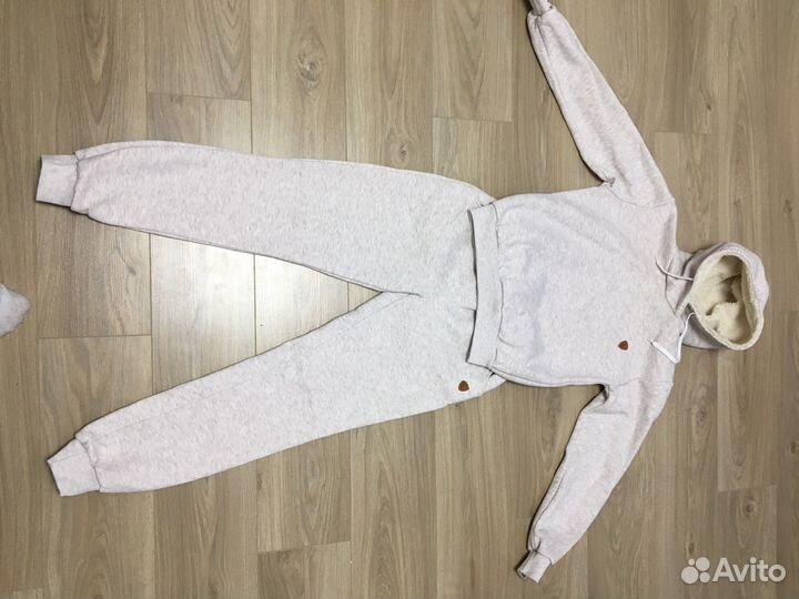 Спортивный костюм женский