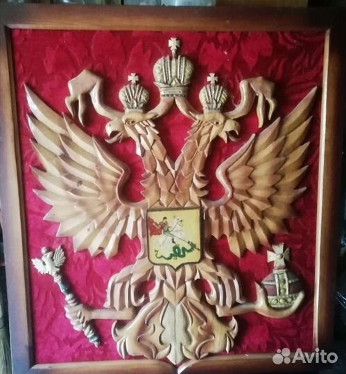 Герб России из дерева резной