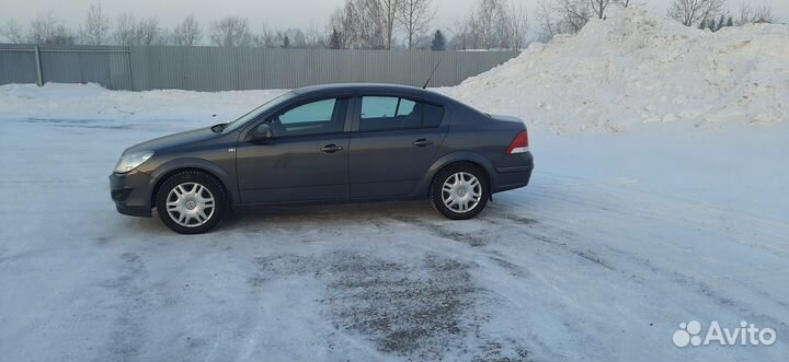 Opel Astra 1.6 МТ, 2010, 114 000 км