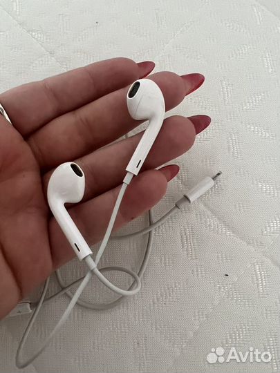 Наушники earpods проводные на iPhone