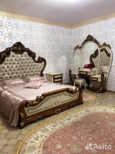 Спальный гарнитур