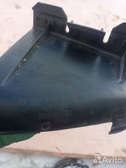 Накладка пола задняя правая Mercedes-Benz W164