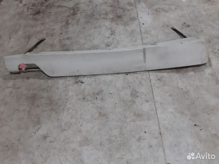 Спойлер кабины боковой левый renault premium