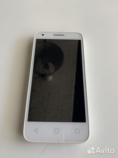 Телефон Alcatel Pixi 3