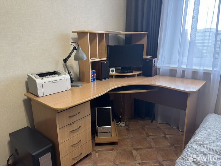 Компьютерный стол