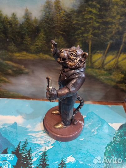 Настольная фигурка бронза