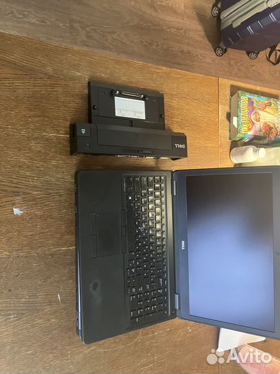 Ноутбук Dell Latitude E5550 + док-станция