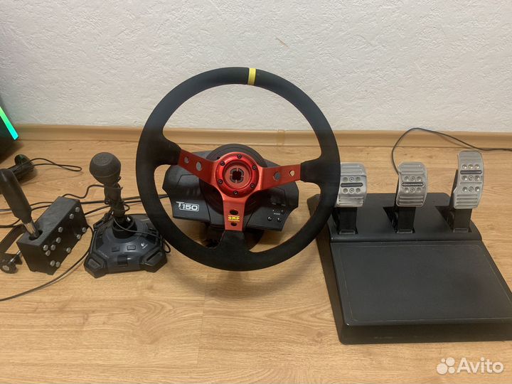 Игровой руль с педалями thrustmaster t150