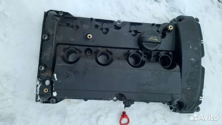 Клапанная крышка Пежо