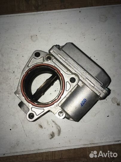 Дроссельная заслонка 03G128063C