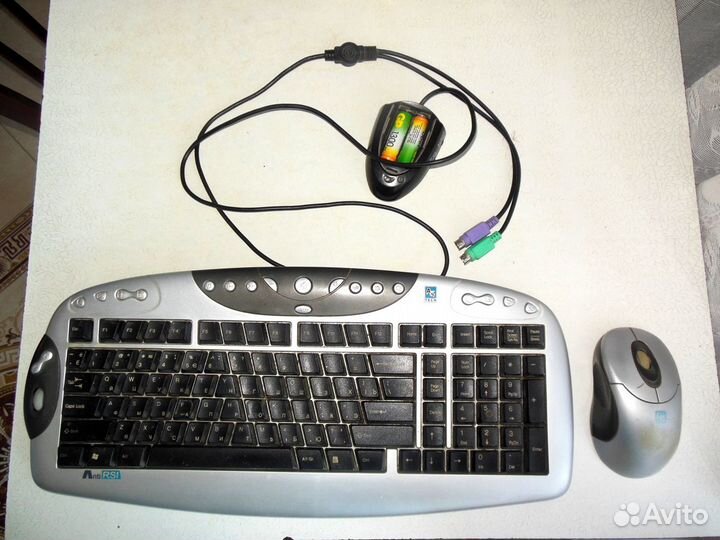 Беспроводная клавиатура + мышь