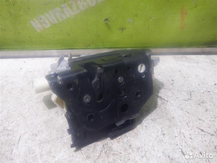 Замок двери задней правой Фольксваген Пассат Б6