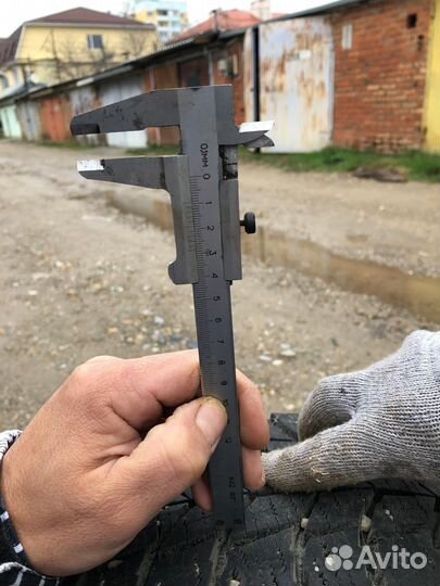 Triangle Snowlink TWT02 235/60 R18