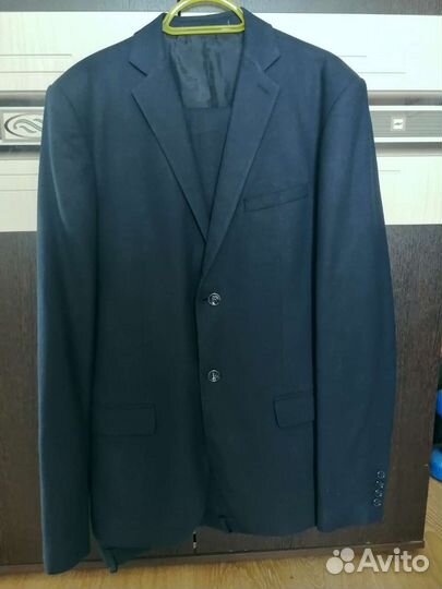 Продам школьный костюм