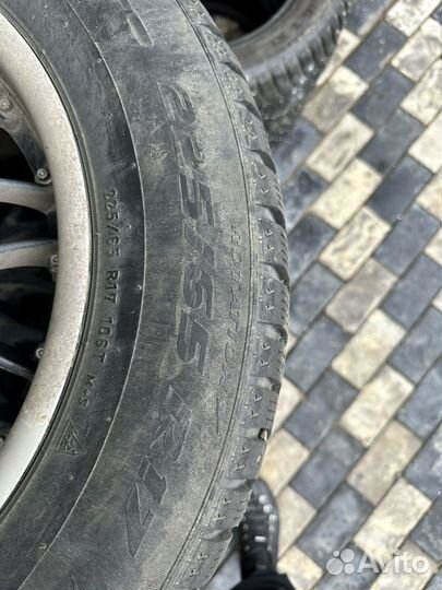 Pirelli Ice Zero 225/65 R17