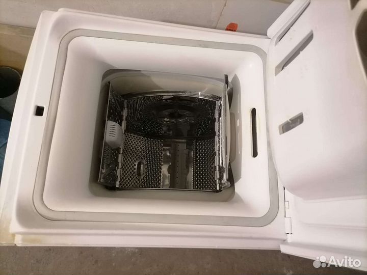 Стиральная машина вертикальной загрузки Whirpool