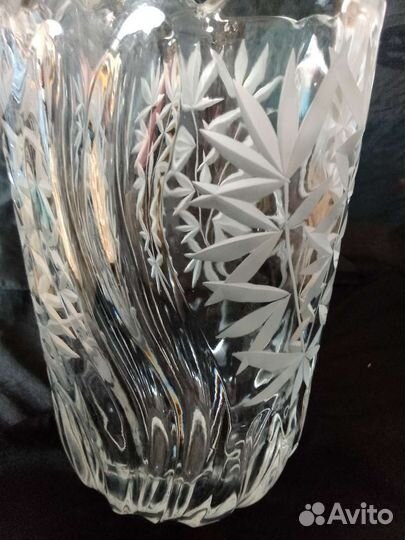 Хрустальная ваза